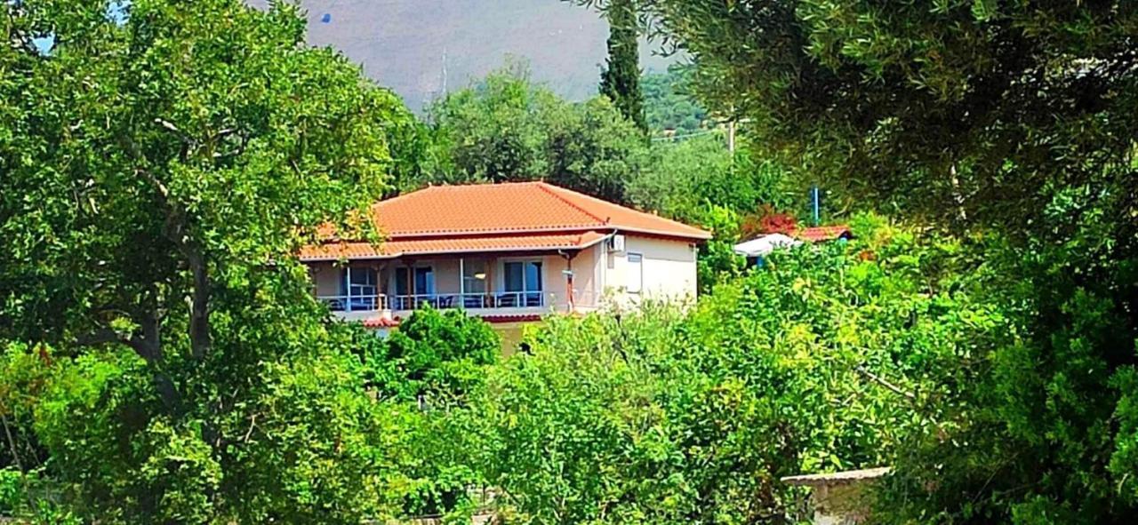 Vasil Rooms Lukove Exterior photo