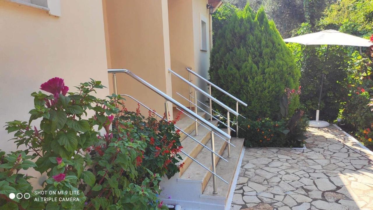 Vasil Rooms Lukove Exterior photo